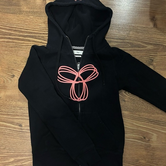 TNA XS Hoodies - Picture 3 of 4